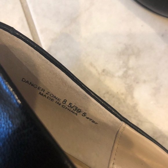 ✨HP✨Chinese Laundry Gold Toe Leather Pumps - Picture 6 of 8